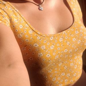 Yellow Flower Pattern Crop Top 🌻
